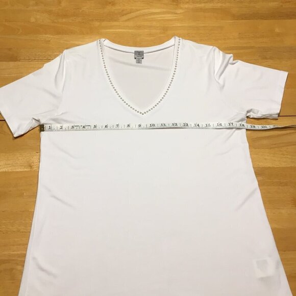 Tristan Classic White V-Neck Tee - Picture 8 of 15